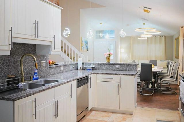 2592 CHATHAM CIRCLE, Kissimmee, FL 34746