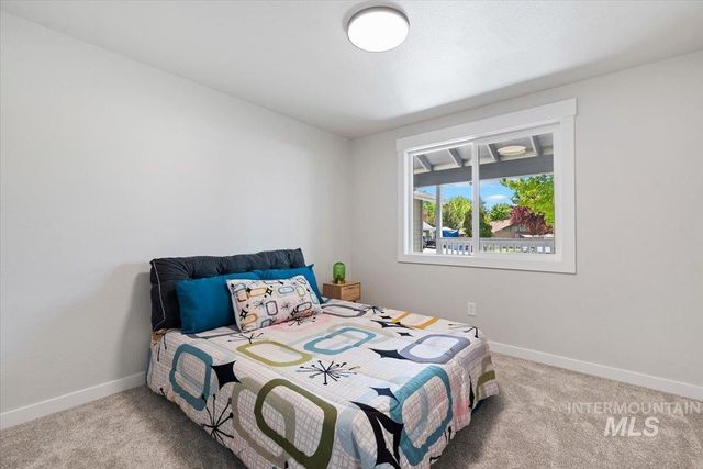 7202 W Mojave Dr, Boise, ID 83709