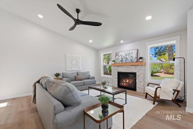 7202 W Mojave Dr, Boise, ID 83709