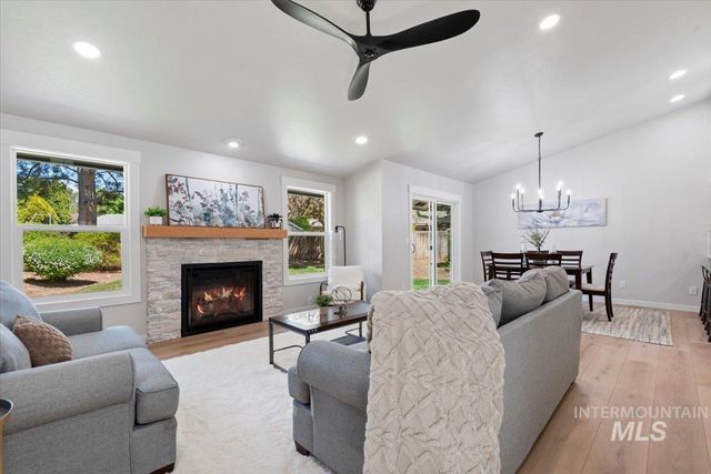7202 W Mojave Dr, Boise, ID 83709
