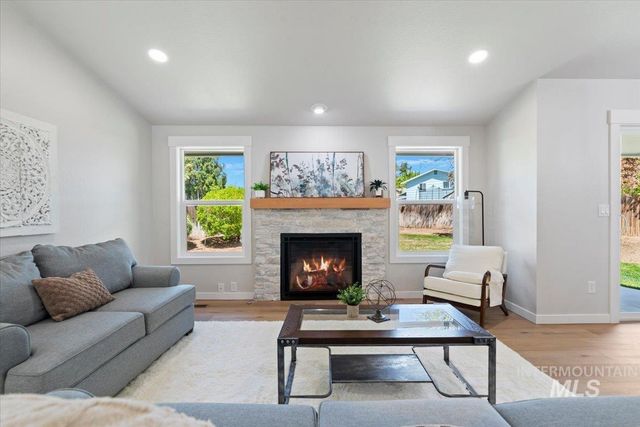 7202 W Mojave Dr, Boise, ID 83709