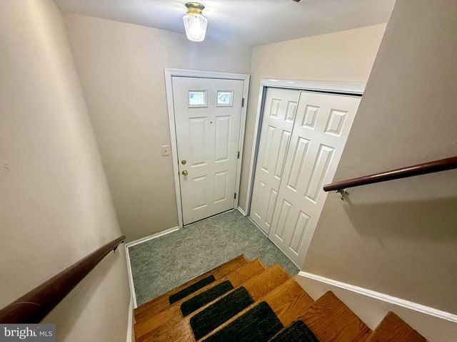 909 SILVER CT, Hamilton, NJ 08690