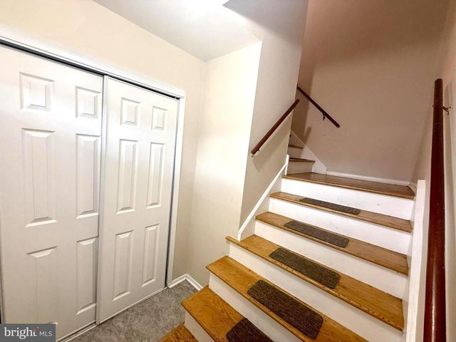 909 SILVER CT, Hamilton, NJ 08690