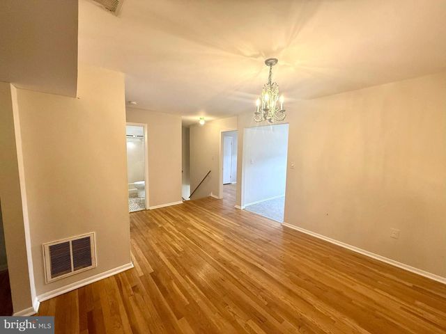 909 SILVER CT, Hamilton, NJ 08690