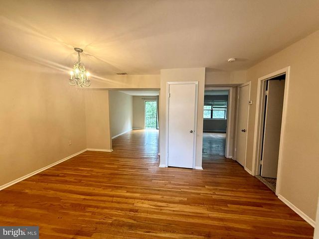909 SILVER CT, Hamilton, NJ 08690