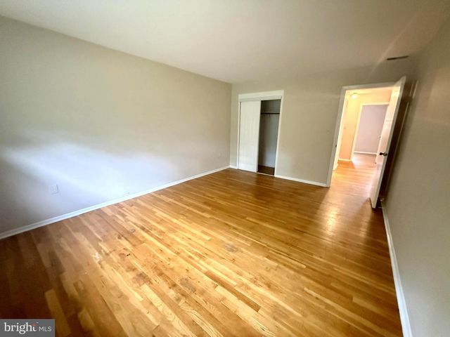 909 SILVER CT, Hamilton, NJ 08690