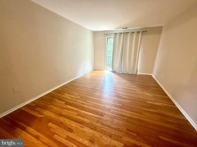 909 SILVER CT, Hamilton, NJ 08690