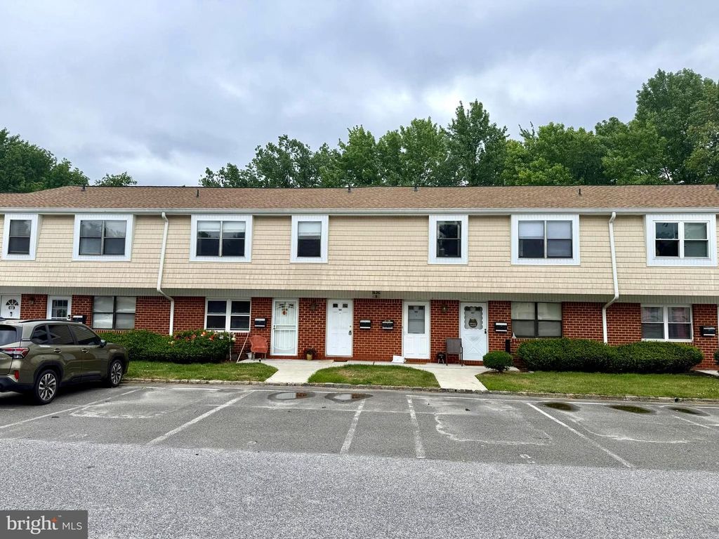 909 SILVER CT, Hamilton, NJ 08690