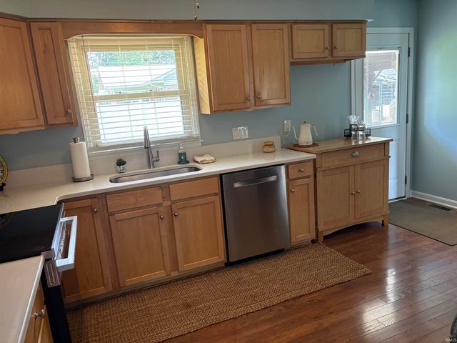 9844 Powers Drive, Newburgh, IN 47630