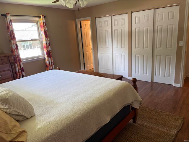 9844 Powers Drive, Newburgh, IN 47630