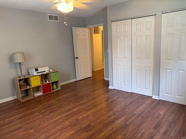 9844 Powers Drive, Newburgh, IN 47630