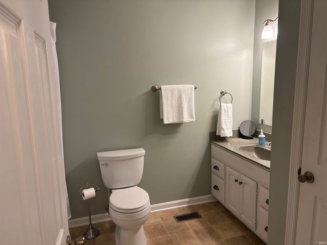 9844 Powers Drive, Newburgh, IN 47630