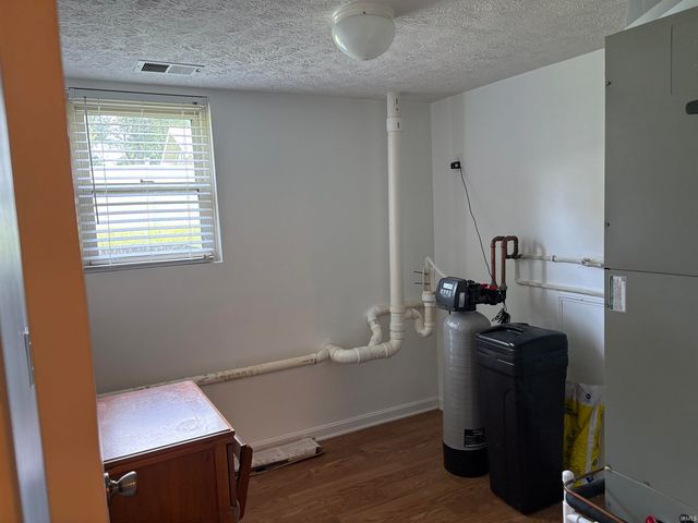 9844 Powers Drive, Newburgh, IN 47630