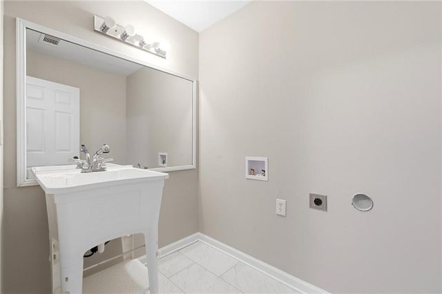 220 Clipper Bay Drive, Alpharetta, GA 30005