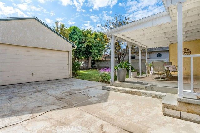 7022 E Peabody, Long Beach, CA 90808