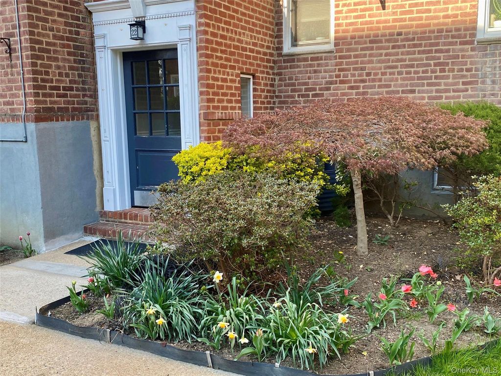 22 Mulford Place 5C, Hempstead, NY 11550 — photo 3