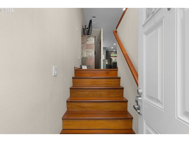 5005 Sw VIEW POINT Ter, Portland, OR 97239