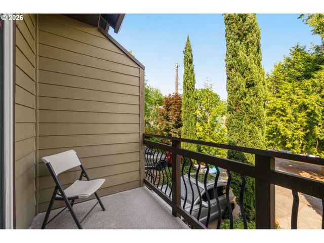 5005 Sw VIEW POINT Ter, Portland, OR 97239