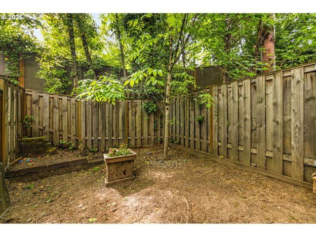 5005 Sw VIEW POINT Ter, Portland, OR 97239