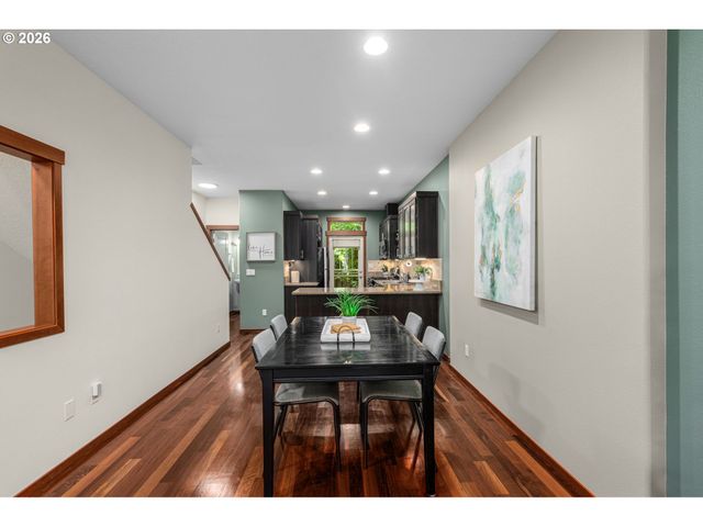 5005 Sw VIEW POINT Ter, Portland, OR 97239