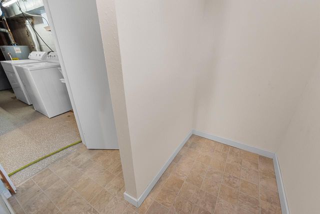 102 S Highland AVENUE, Thiensville, WI 53092