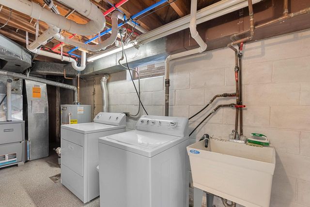 102 S Highland AVENUE, Thiensville, WI 53092