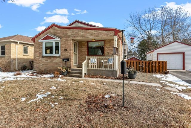 102 S Highland AVENUE, Thiensville, WI 53092