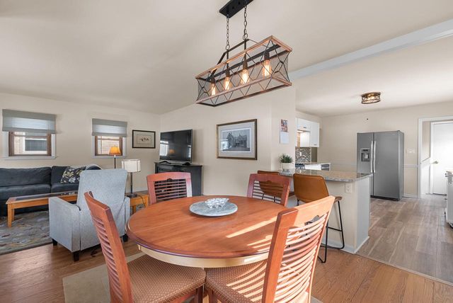 102 S Highland AVENUE, Thiensville, WI 53092