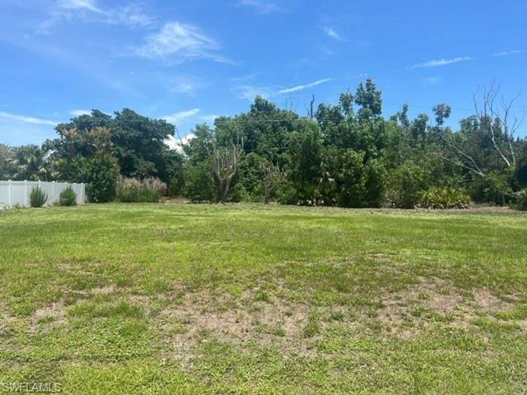 5840 Kingfish RD, Bokeelia, FL 33922