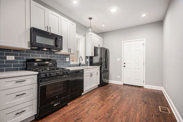 1702 N Meade Avenue 1, Chicago, IL 60639