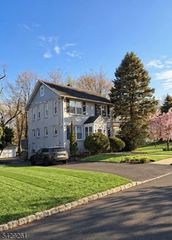 12 Winding Way, West Orange Twp., NJ 07052