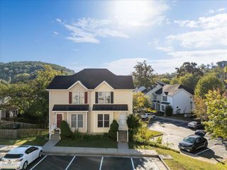 2387 KING ARTHURS CT, Harrisonburg, VA 22801