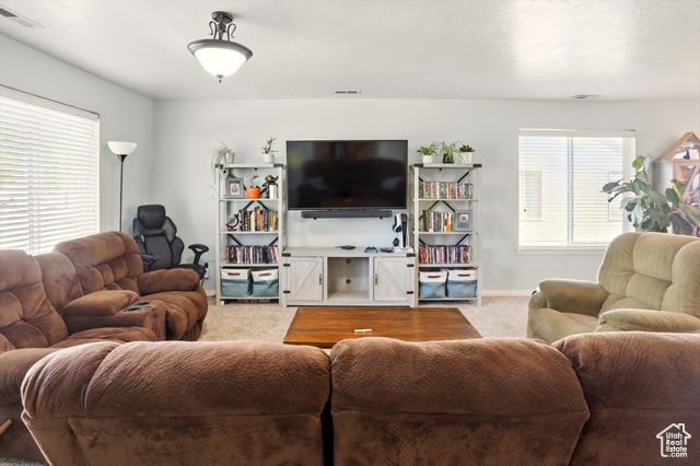 679 S TRAIL CIR, Logan, UT 84341