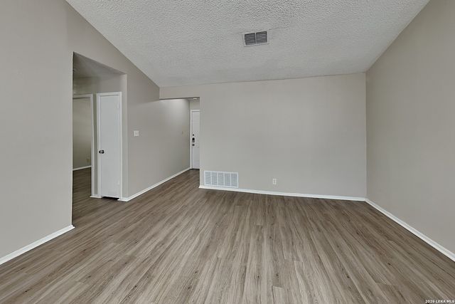 7527 Ledgebrook Drive, San Antonio, TX 78244