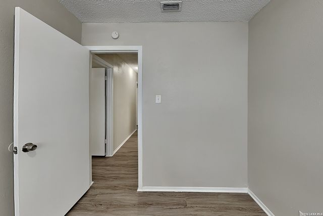7527 Ledgebrook Drive, San Antonio, TX 78244