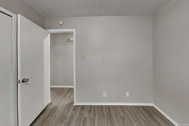 7527 Ledgebrook Drive, San Antonio, TX 78244