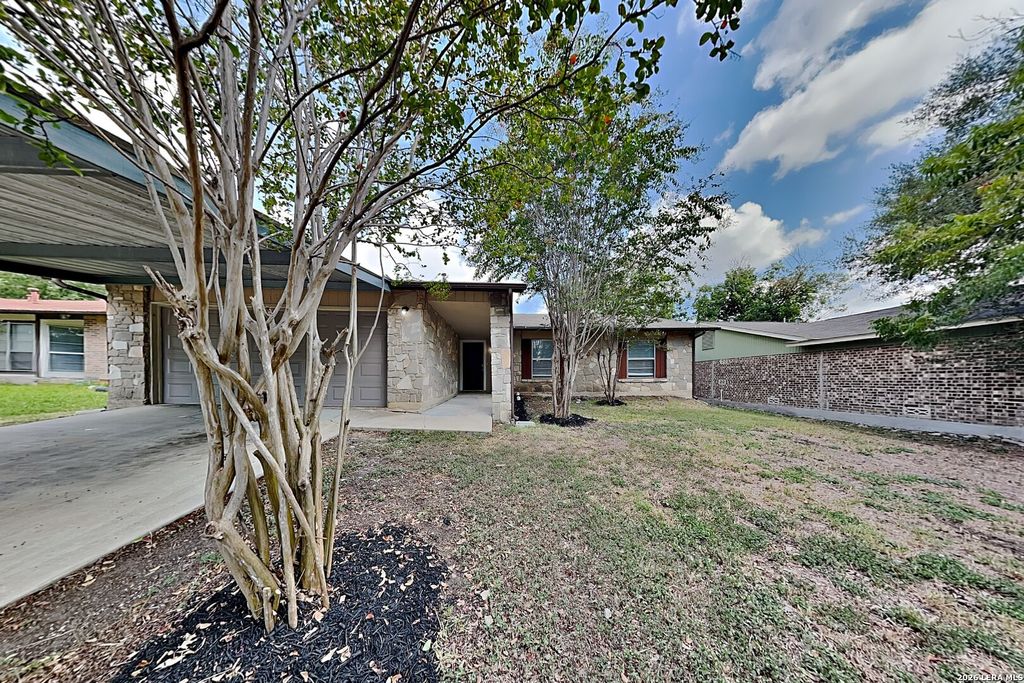 7527 Ledgebrook Drive, San Antonio, TX 78244
