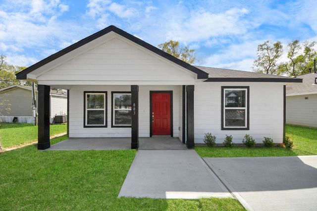 803 Jefferson Ave, Cleveland, TX 77327