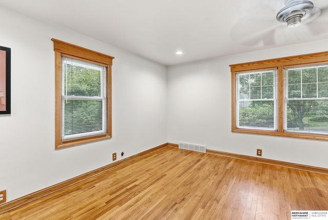 7910 Dewey Avenue, Omaha, NE 68114