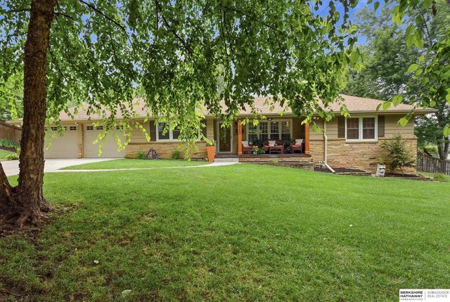 7910 Dewey Avenue, Omaha, NE 68114