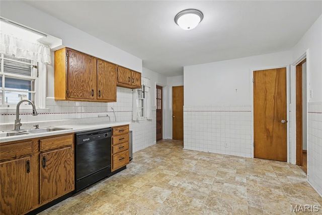 10397 Midland Boulevard, Overland, MO 63114