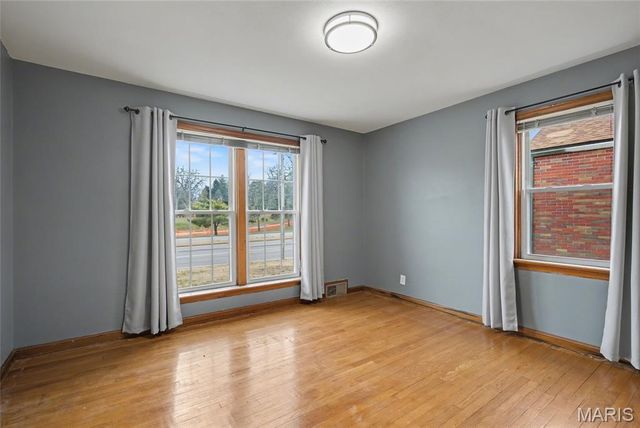 10397 Midland Boulevard, Overland, MO 63114