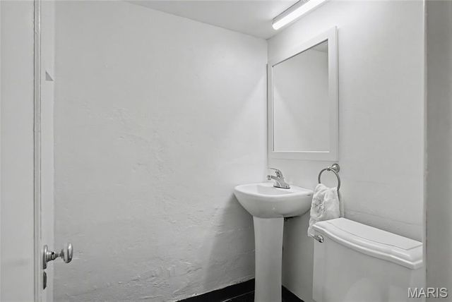 10397 Midland Boulevard, Overland, MO 63114