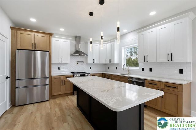 1330 Lincoln Street, North Catasauqua Bor, PA 18032