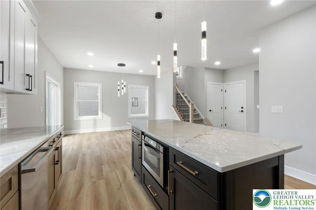 1330 Lincoln Street, North Catasauqua Bor, PA 18032