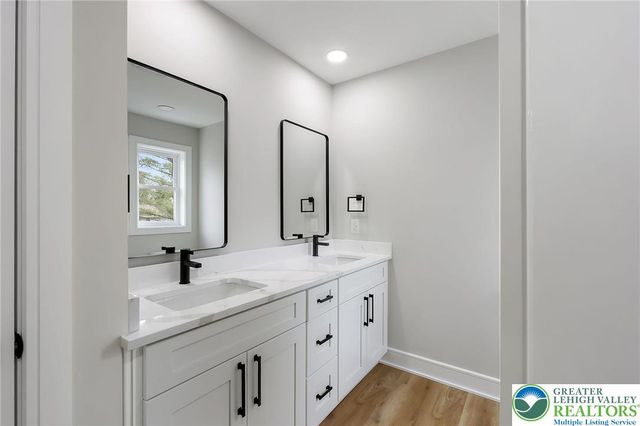 1330 Lincoln Street, North Catasauqua Bor, PA 18032