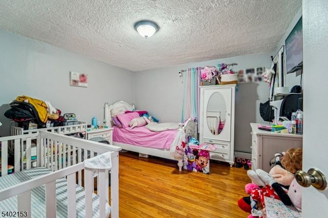 342 Lincoln Ave, Elmwood Park Boro, NJ 07407