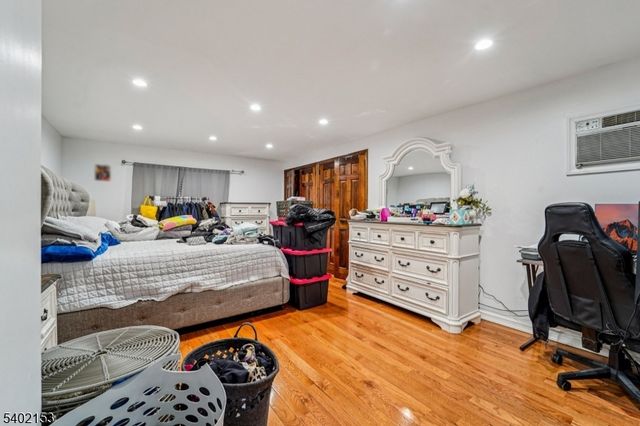 342 Lincoln Ave, Elmwood Park Boro, NJ 07407