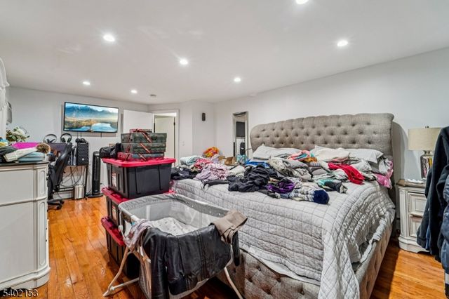 342 Lincoln Ave, Elmwood Park Boro, NJ 07407