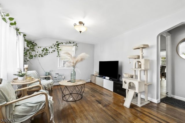 342 Lincoln Ave, Elmwood Park Boro, NJ 07407